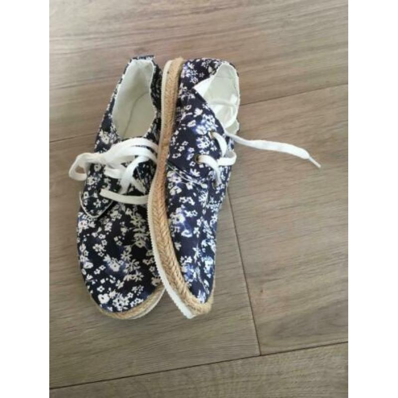 H&M gympjes / schoenen NIEUW blauw bloemen mt 34 GT