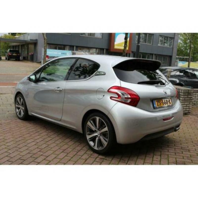 Peugeot 208 1.6 THP Allure Navigatie 157pk! Climate control