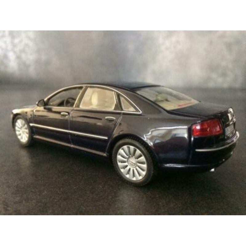 Audi A8 1:43 MiniChamps MJ