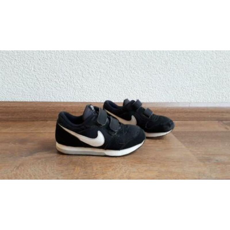 Nike zwarte schoenen maat 27