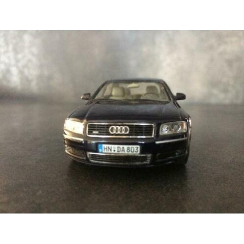 Audi A8 1:43 MiniChamps MJ