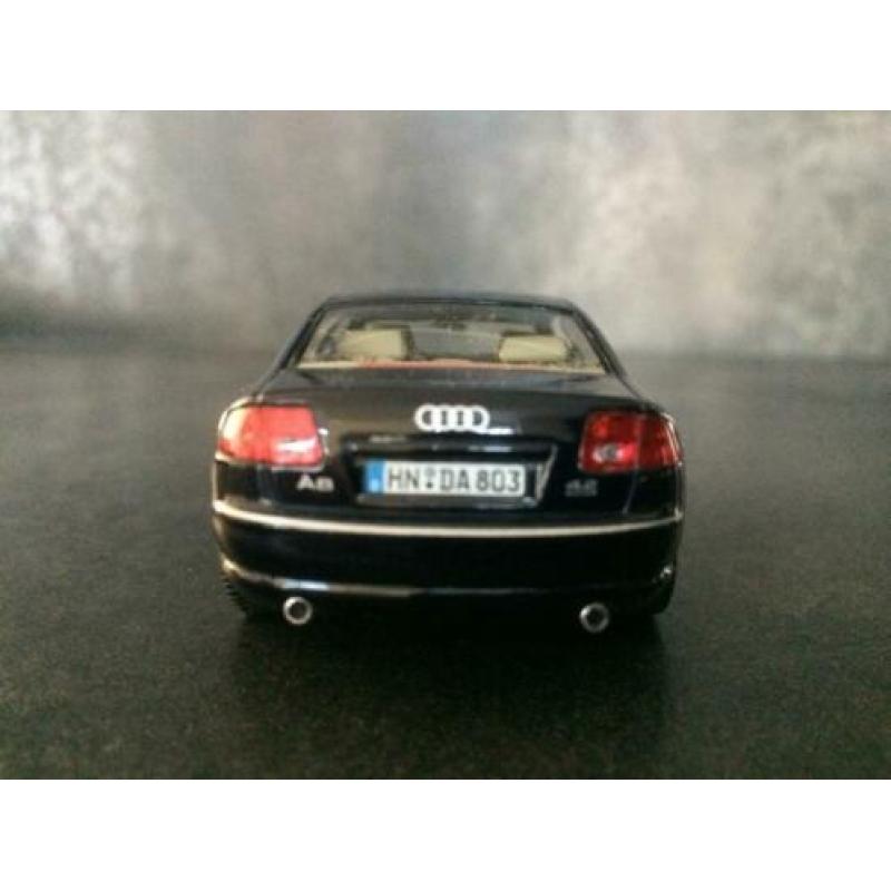 Audi A8 1:43 MiniChamps MJ