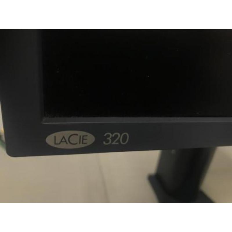 2x Lacie 320 schermen