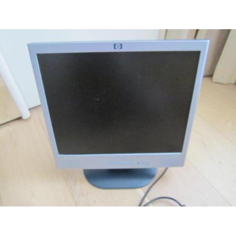 HP Pavilion F1723 LCD Monitor 17" incl.kabels.Nieuwstaat.