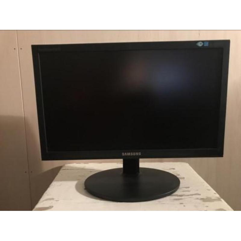 18,5 inch LCD monitor SAMSUNG