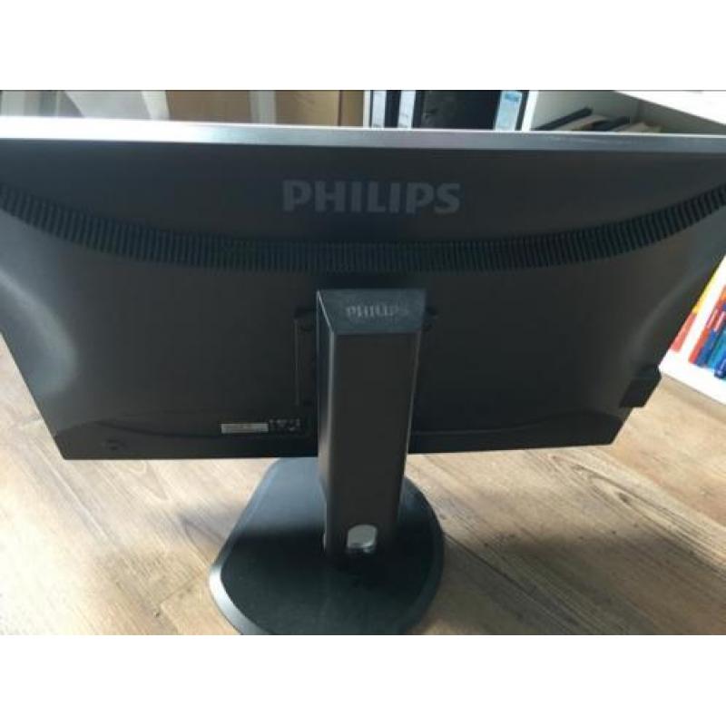 Philips Brillance 273P. HDMI