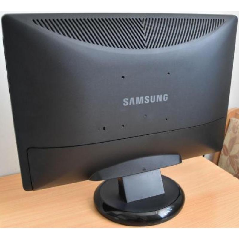 Samsung SyncMaster 226BW 22 inch computer monitor