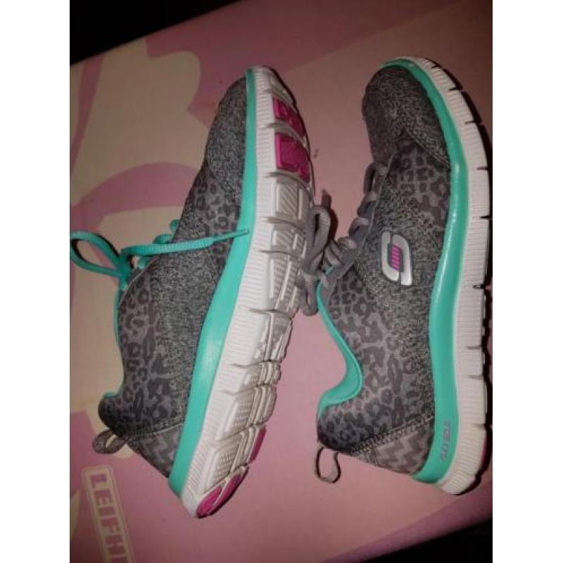 Skechers maat 37